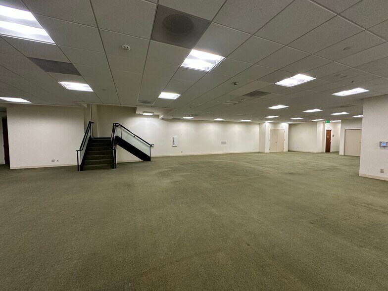 More Photos Of 888 S Figueroa St, Los Angeles Office For Lease