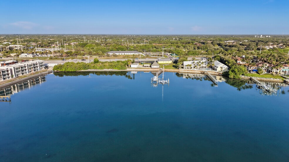 More Photos Of 18947 SE Federal Hwy, Jupiter Freestanding For Sale