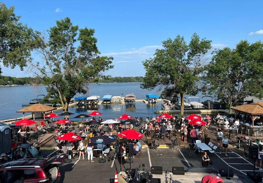 More Photos Of 805 Main St, Madison Lake Restaurant For Sale