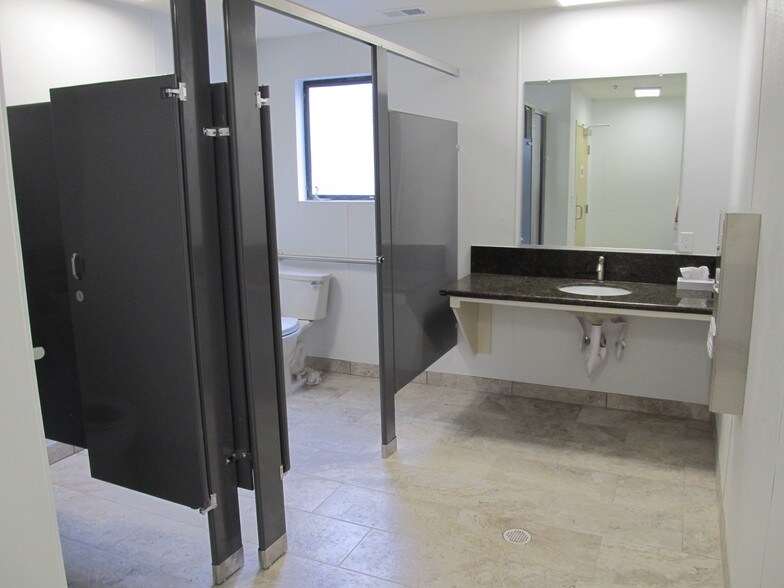 More Photos Of 1012 Sutton Way, Grass Valley Office For Lease