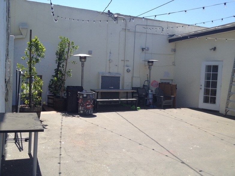More Photos Of 7669 Melrose Ave, Los Angeles Storefront For Lease