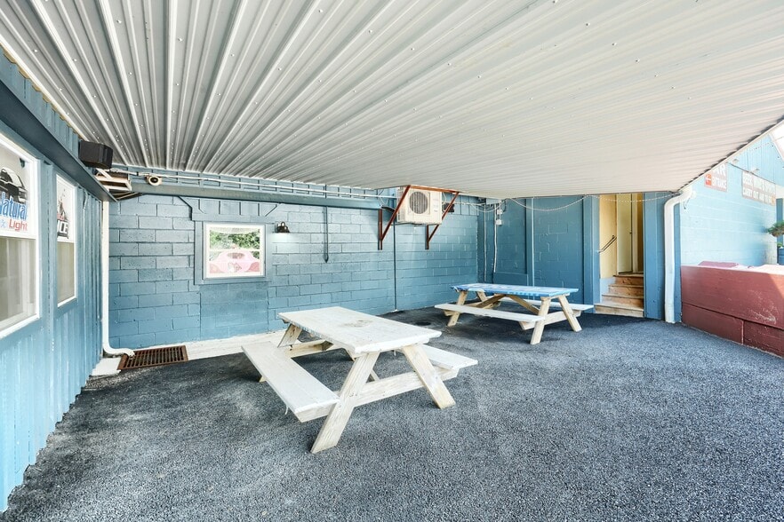 More Photos Of 21603 Middletown Rd, Freeland Freestanding For Sale