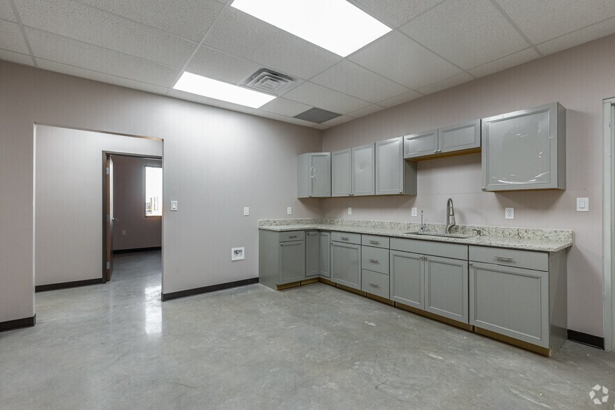More Photos Of 3717 S County Rd 1232, Midland Industrial For Sale