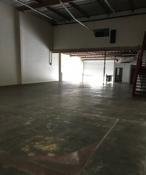 More Photos Of 1031 W Manchester Blvd, Inglewood Light Distribution For Lease