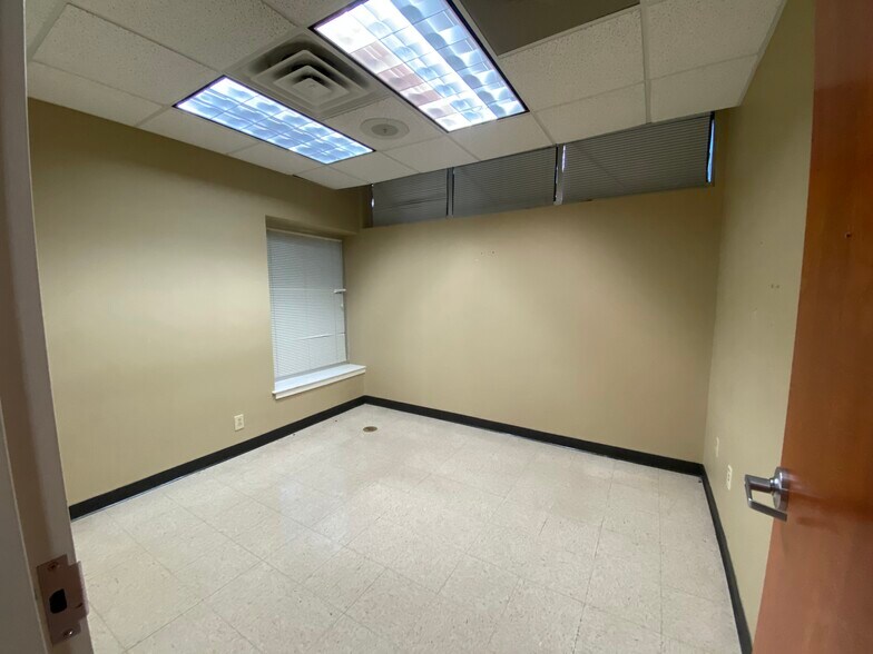 More Photos Of 784 Prince Ave, Athens Medical For Sale