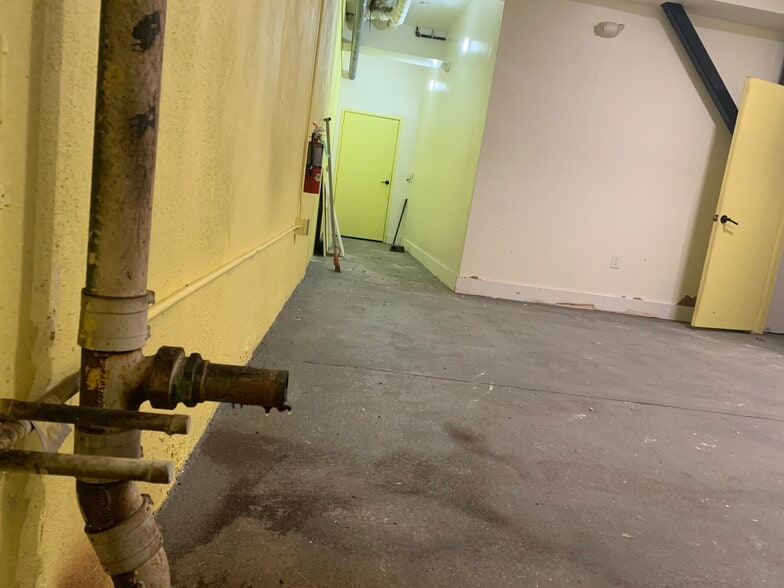 More Photos Of 3248 22nd St, San Francisco Storefront Retail Residential For Lease