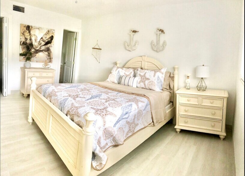 More Photos Of 2638 Lake Dr, Riviera Beach Apartments For Sale