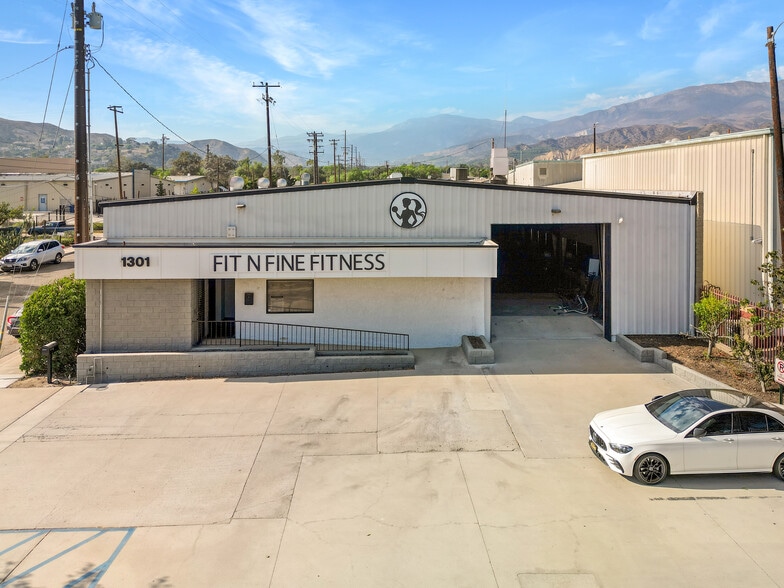 More Photos Of 1301 E Main St, Santa Paula Service For Sale