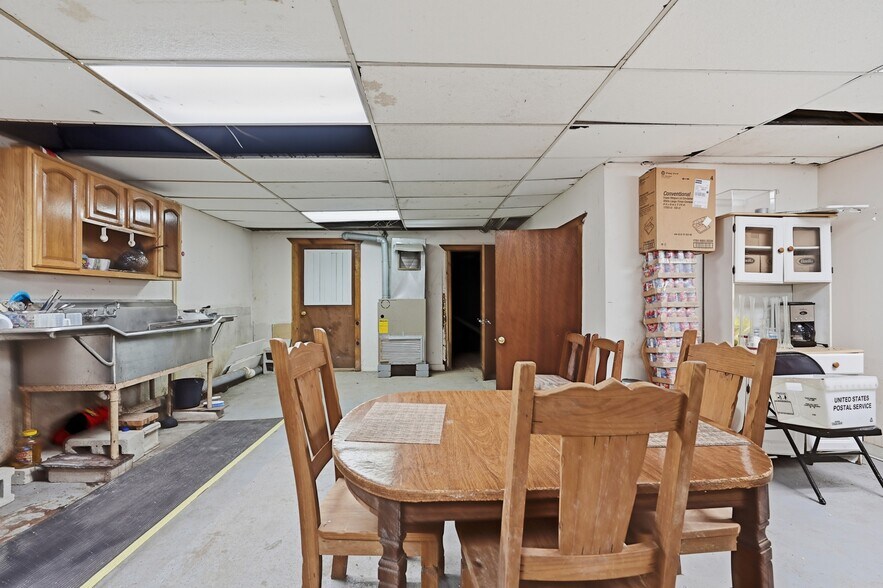More Photos Of 1142-1148 Broadway, Camden Flex For Sale