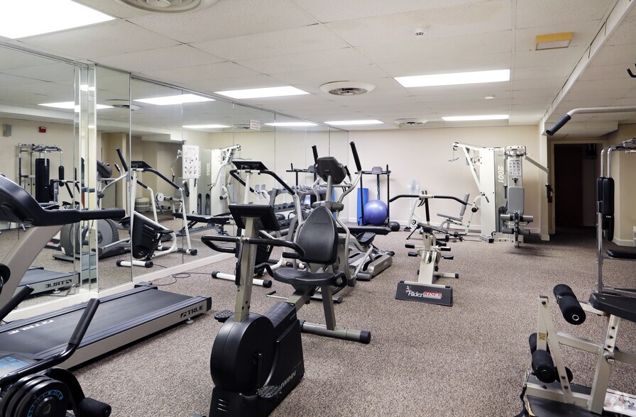 More Photos Of 8355 Walnut Hill Ln, Dallas Medical For Sale