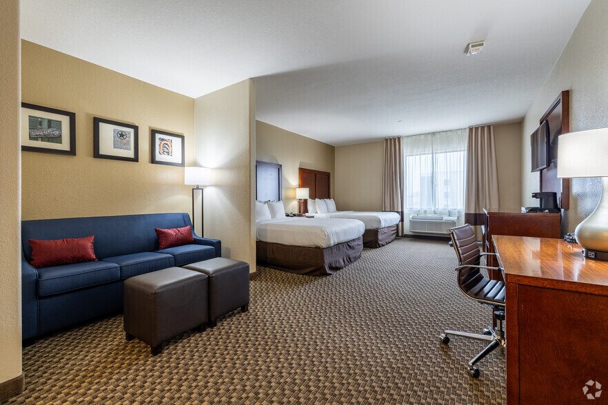 More Photos Of 9345 Highway 6, Navasota Hospitality For Sale