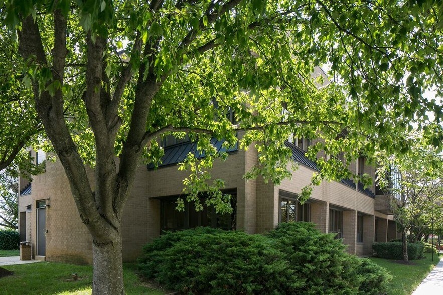 More Photos Of 3905 National Dr, Burtonsville Unknown For Lease