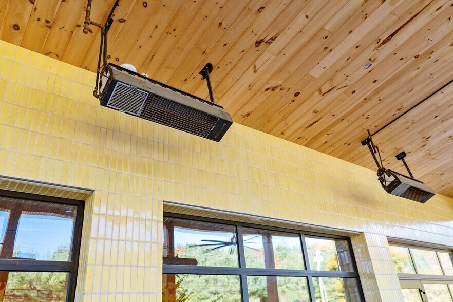 More Photos Of 261 Tinker St, Woodstock Restaurant For Sale