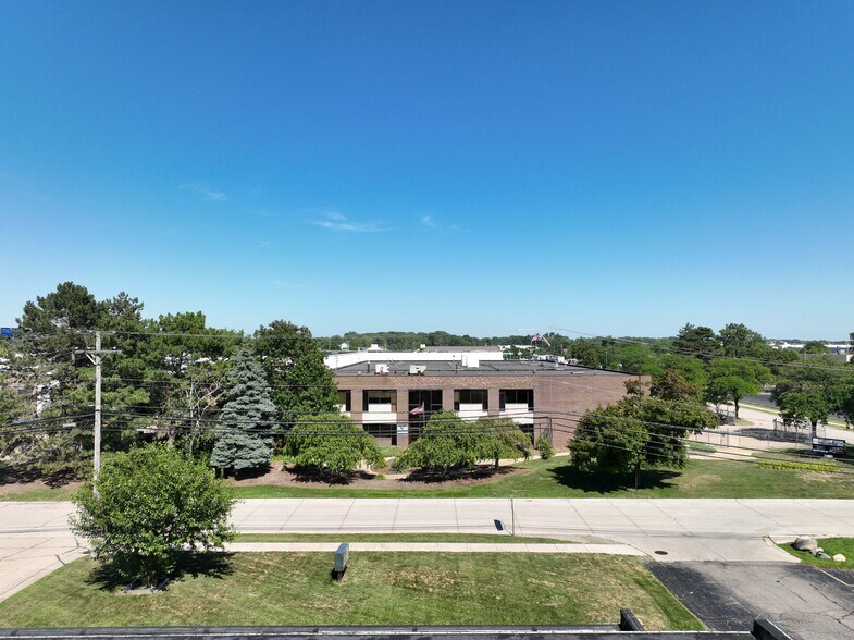 More Photos Of 25880 Commerce Dr, Madison Heights Manufacturing For Sale