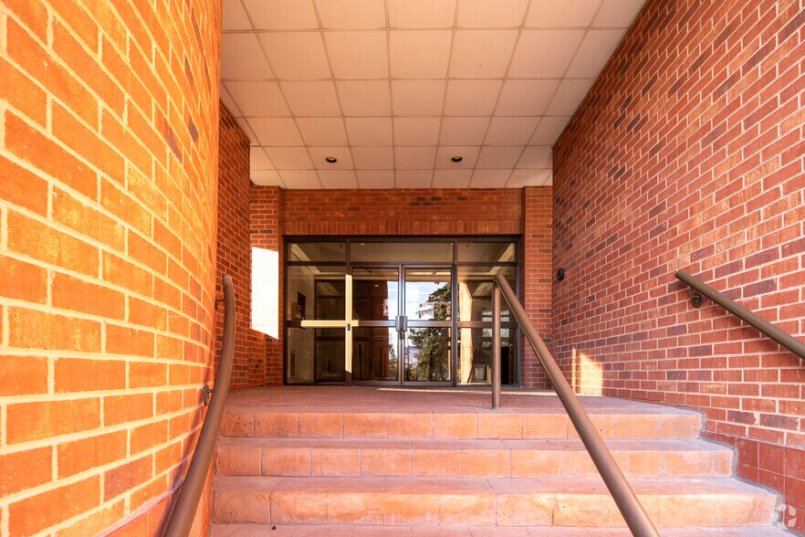 More Photos Of 90 Centurian Dr, Markham Light Distribution For Lease