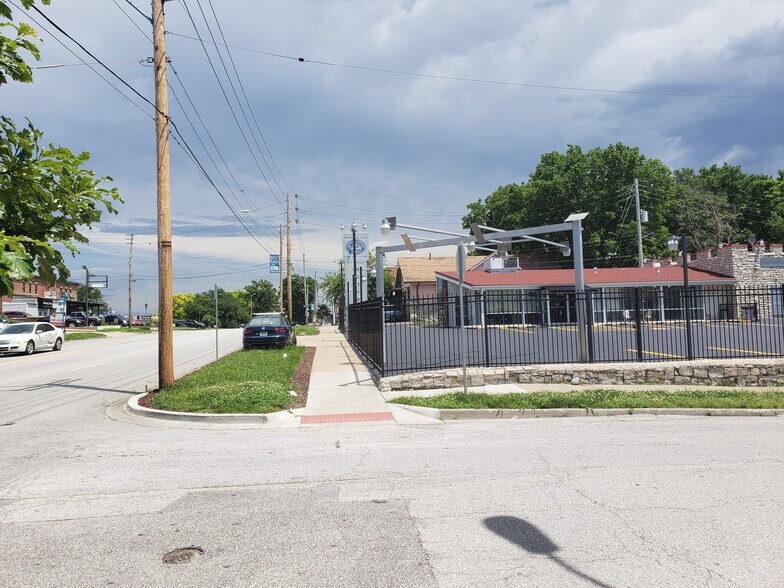 More Photos Of 1109-1111 Westport Rd, Kansas City Auto Dealership For Sale
