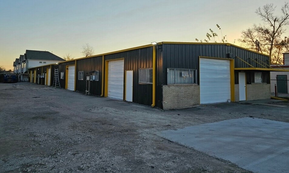 Primary Photo Of 12 Farrell St, Houston Warehouse For Sale