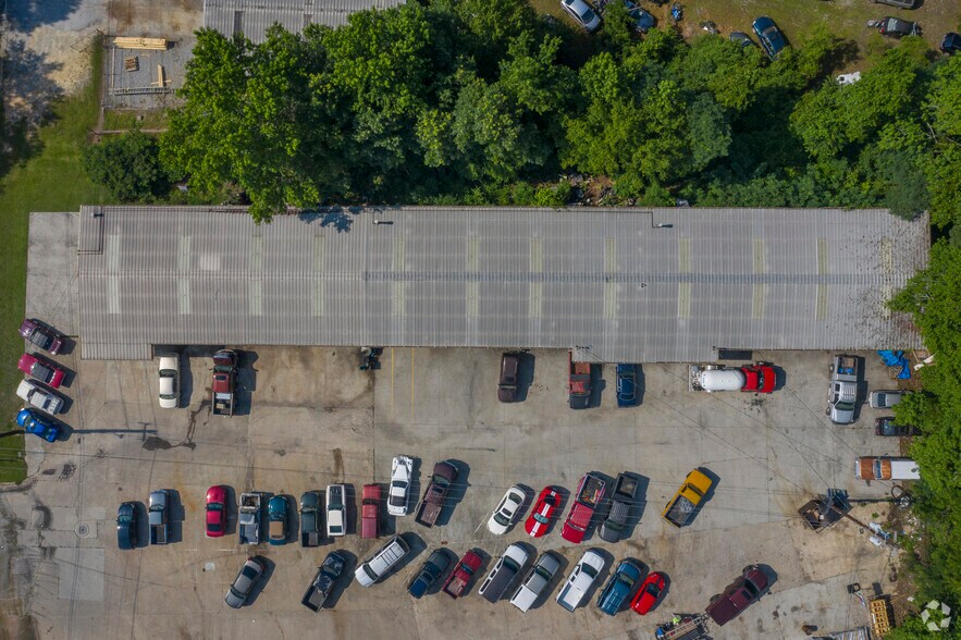 Primary Photo Of 8799 Gurley Rd, Douglasville Auto Repair For Sale