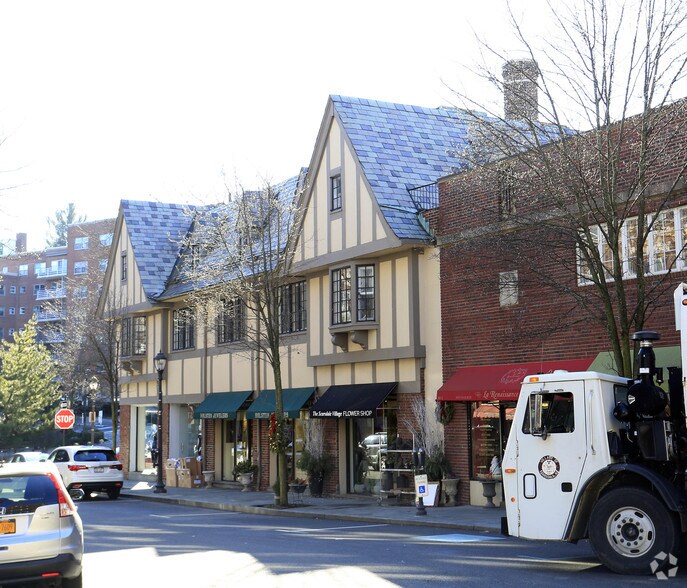 More Photos Of 1 Chase Rd, Scarsdale Office For Lease