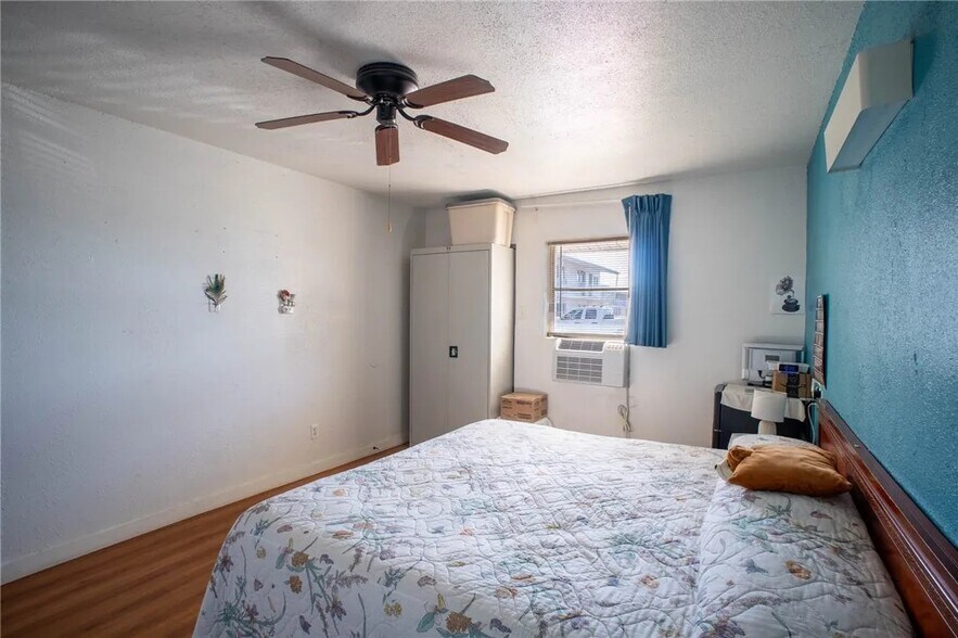 More Photos Of 520 S Jackson St, Jacksonville Hotel For Sale