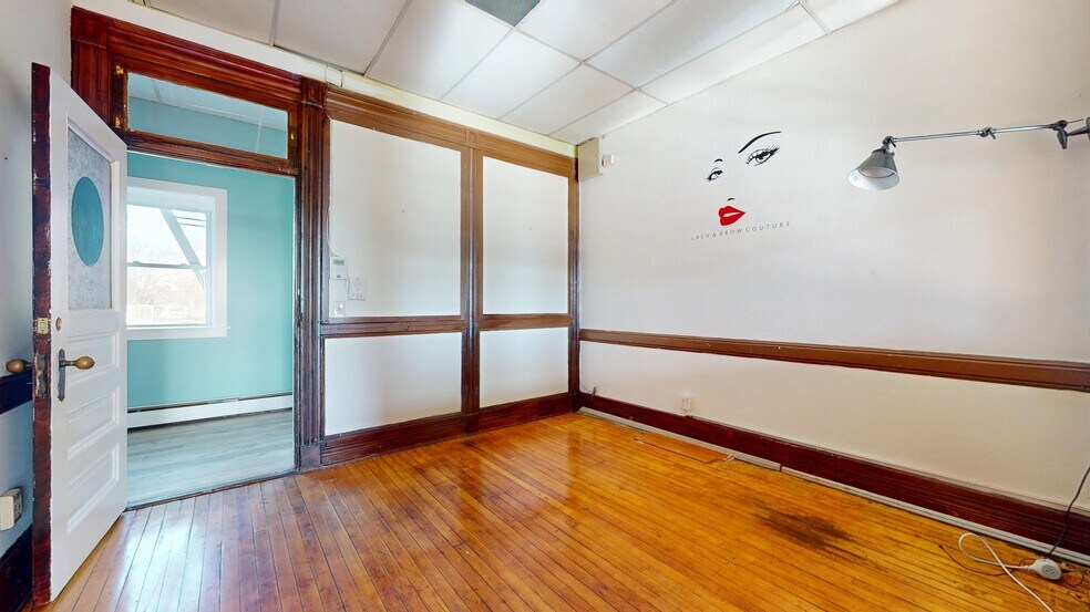 More Photos Of 42 W Main St, Riverhead Storefront Retail Office For Lease