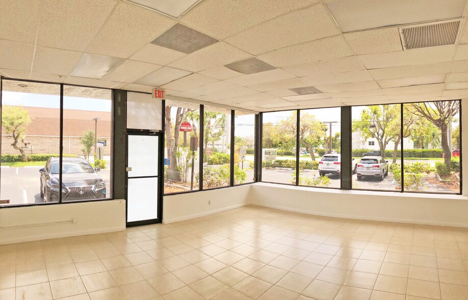 More Photos Of 2745 W Hillsboro Blvd, Deerfield Beach General Retail For Sale