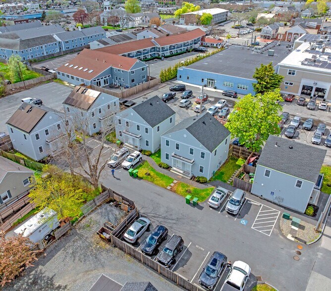 Primary Photo Of 39 Pearl St, Hyannis Apartments For Sale