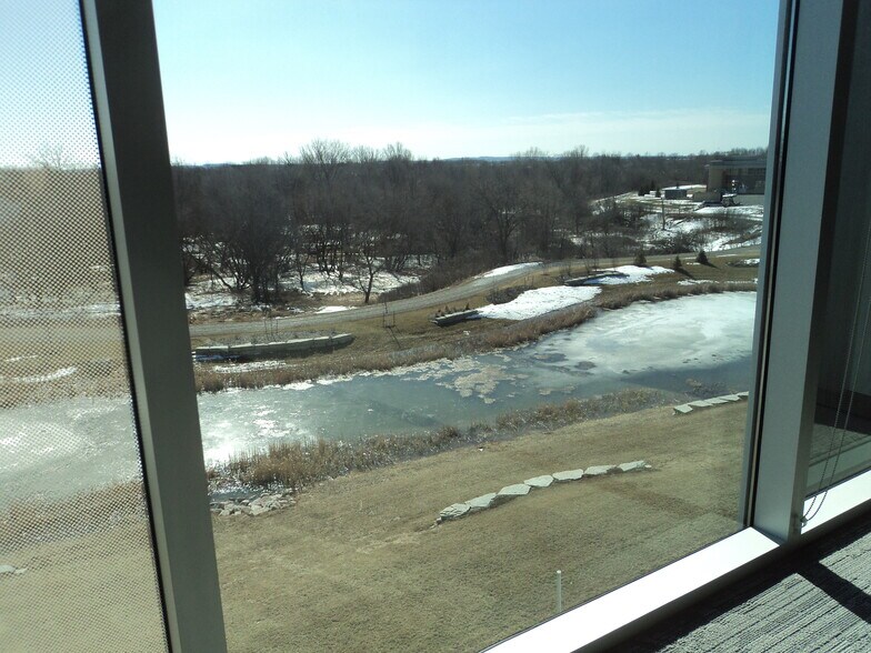 More Photos Of 2020 Innovation Ct, De Pere Office For Lease