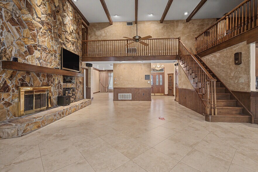 More Photos Of 2160 Laurence Dr, Clearwater Office For Sale