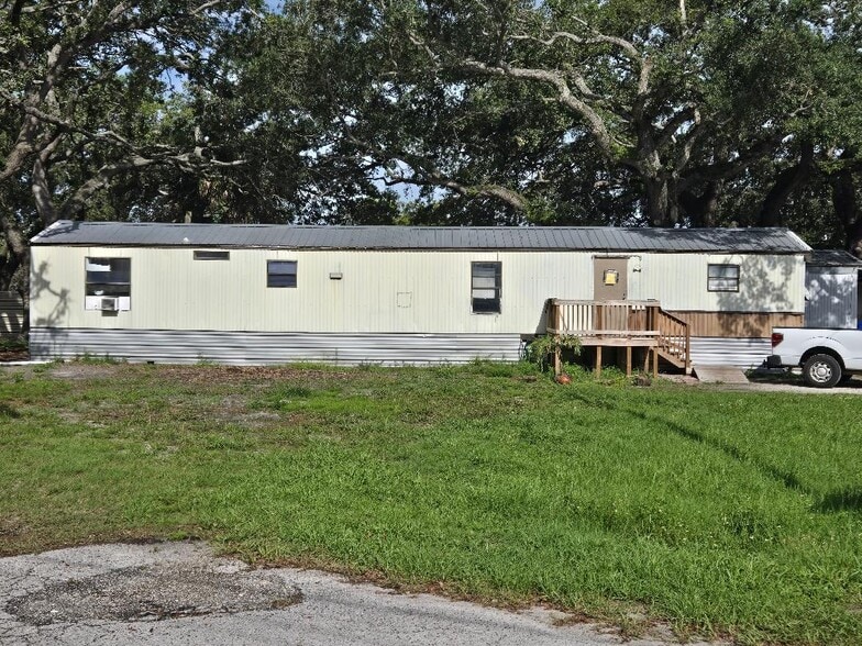 Primary Photo Of 6201 Ohio Avenue, Gibsonton Manufactured Housing Mobile Home Park For Sale