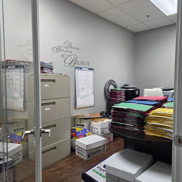 More Photos Of 7110 120th St, Surrey Storefront Retail Office For Lease