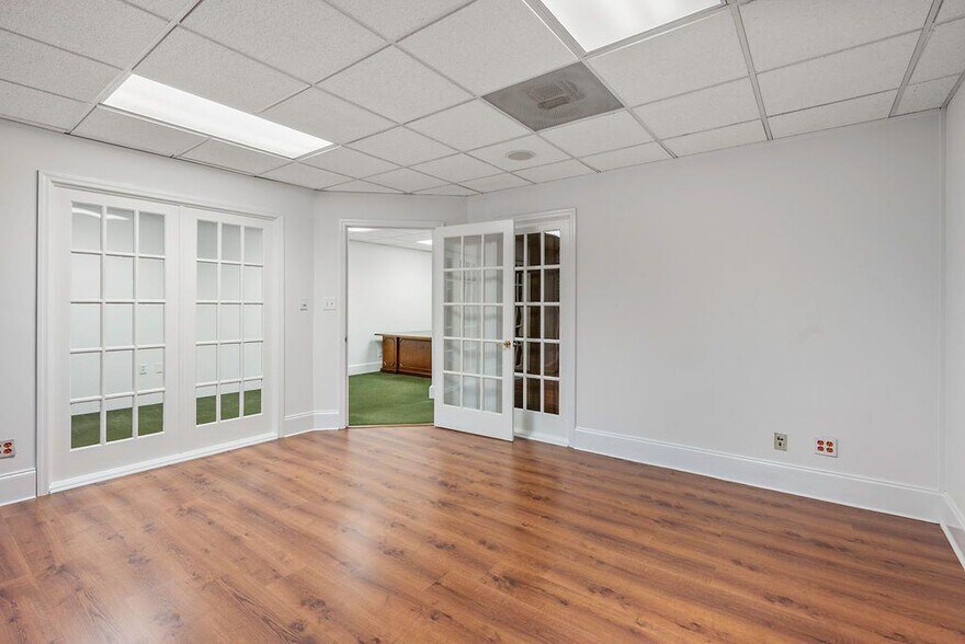 More Photos Of 1549 Clairmont Rd, Decatur Medical For Sale