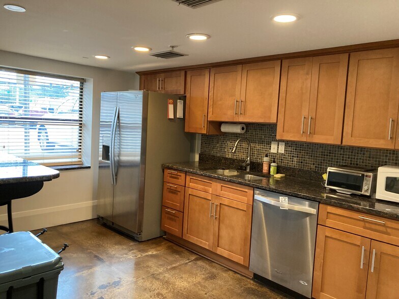 More Photos Of 1110 N Florida Ave, Tampa Office For Lease