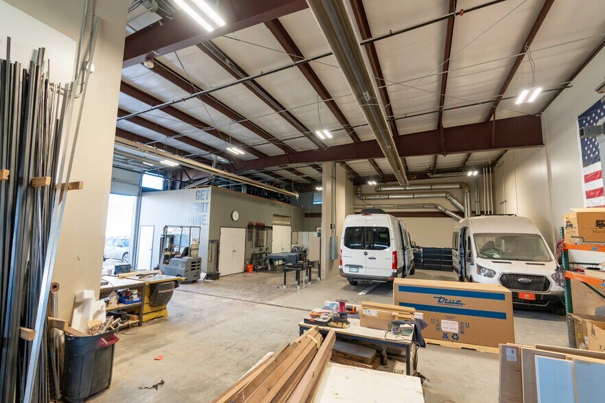 More Photos Of 3000 Airport Dr, Erie Light Manufacturing For Sale