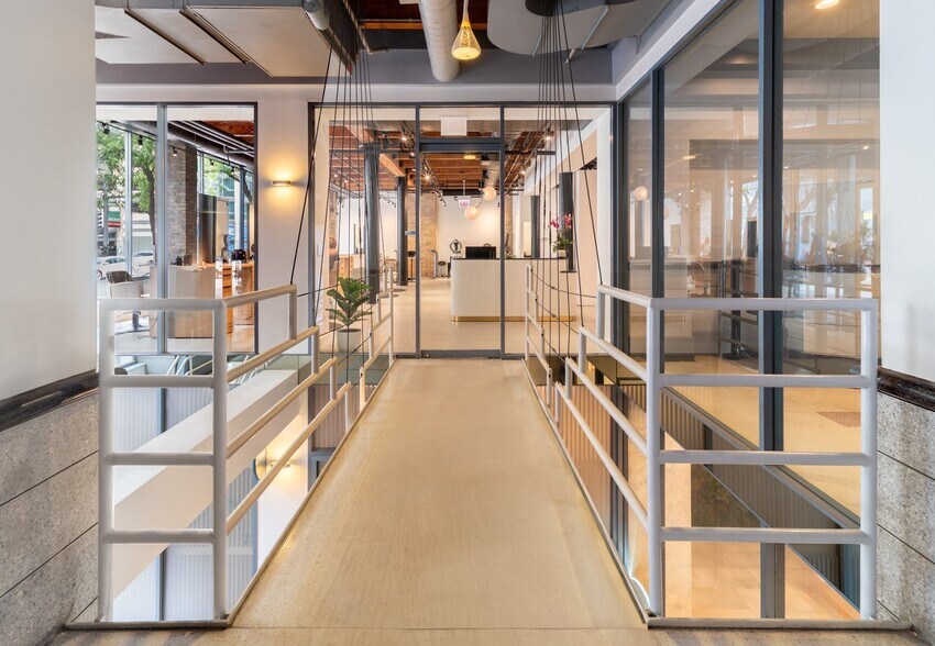 More Photos Of 414 N Orleans St, Chicago Office For Lease