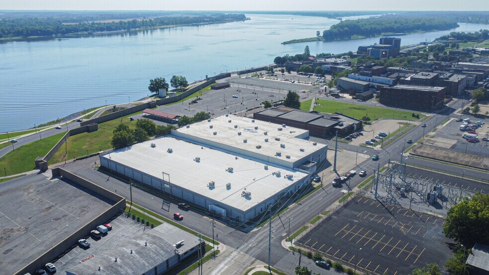 More Photos Of 322 N 3rd St, Paducah Warehouse For Lease