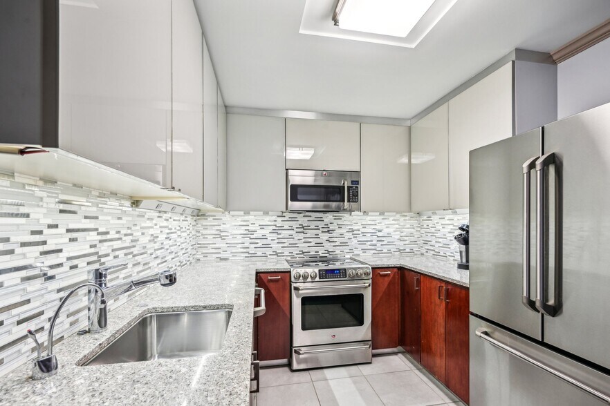 More Photos Of 1710-1712 Locust St, Philadelphia Office Residential For Sale