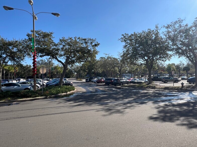 More Photos Of 1074-1098 Montgomery Rd, Altamonte Springs Freestanding For Lease