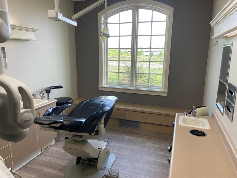 More Photos Of 8501 Plum Dr, Urbandale Medical For Sale