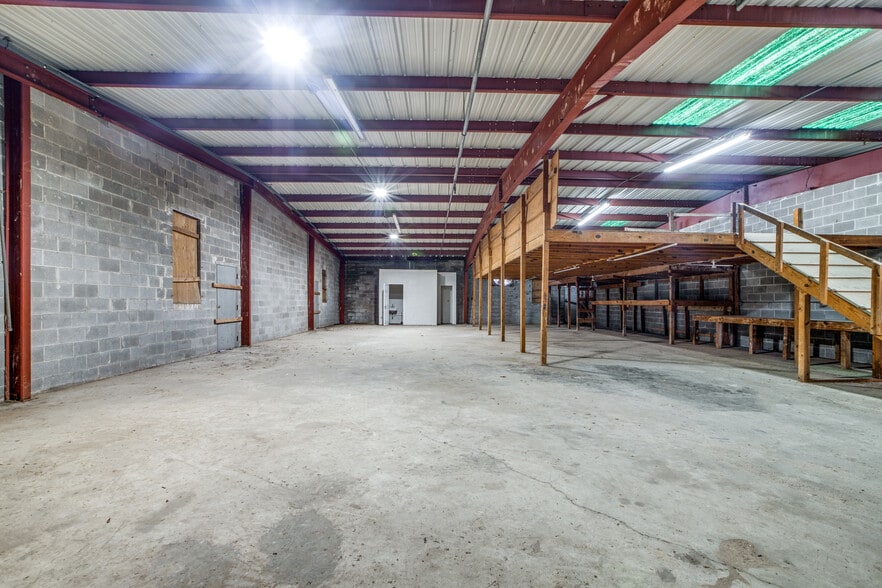 More Photos Of 8019 Richards St, Houston Flex For Sale