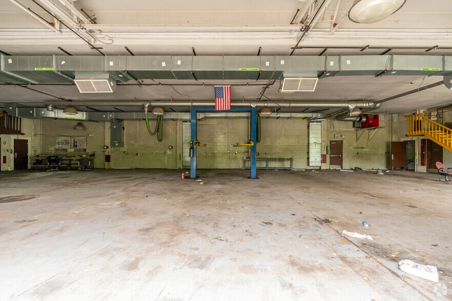 More Photos Of 1101 Chavez Dr, Flint Specialty For Lease