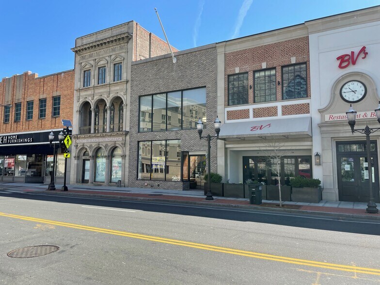 More Photos Of 262 Atlantic St, Stamford Freestanding For Lease
