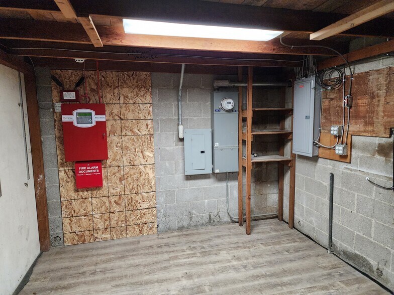 More Photos Of 142-144 N K St, Tulare Restaurant For Sale