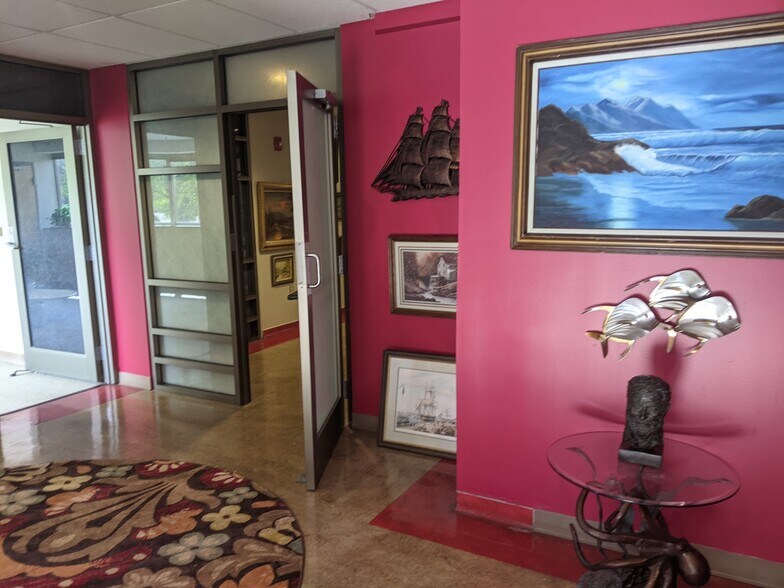 More Photos Of 184 Salem Ave, Dayton Office Residential For Lease