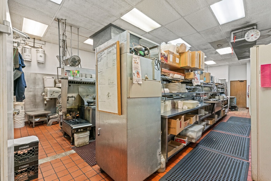 More Photos Of 9 S 1st St, Yakima Restaurant For Sale
