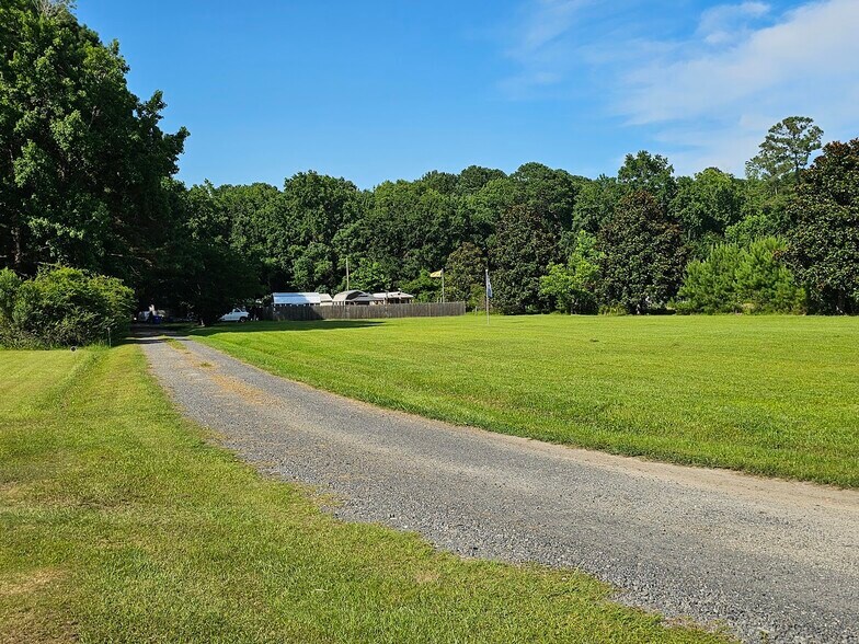 More Photos Of 2960 Julius Robertson Rd, Mount Pleasant Specialty For Sale