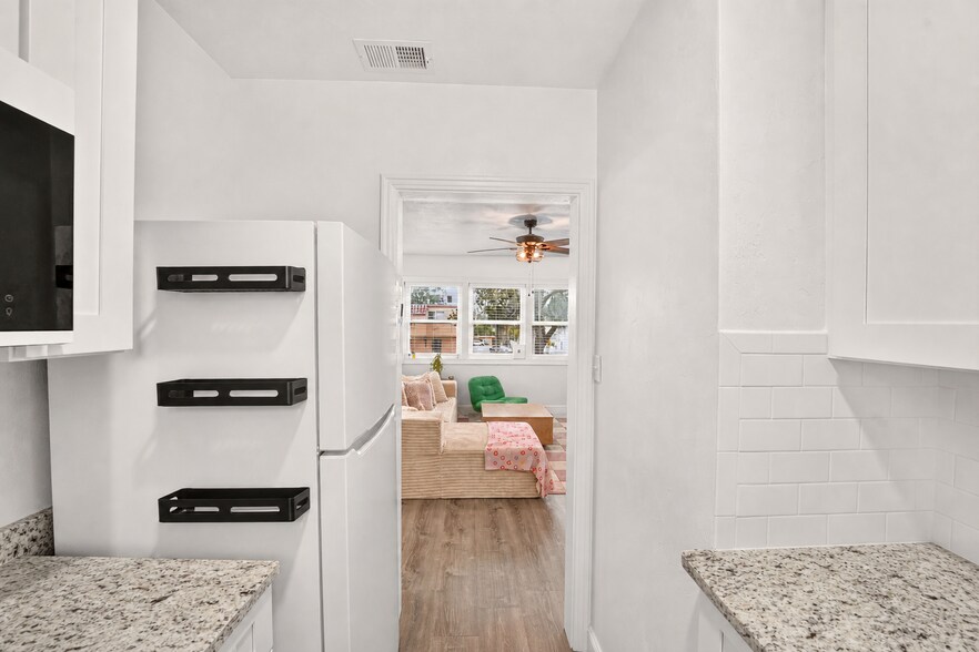 More Photos Of 922 SW 7th Ave, Gainesville Apartments For Sale