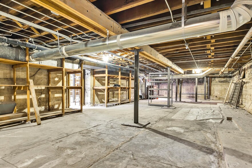 More Photos Of 1309-1311 1st St S, Nampa Storefront Retail Office For Sale