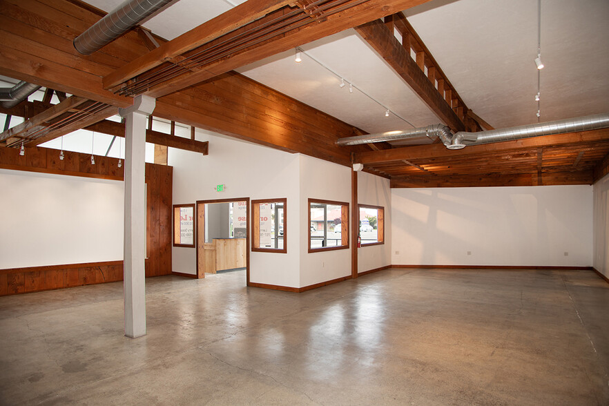 More Photos Of 2029 Broadway St, Eureka Storefront Retail Office For Sale