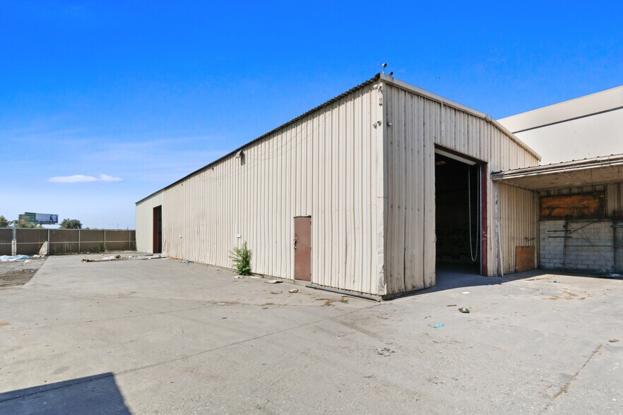 More Photos Of 9240 Whitmore St, El Monte Warehouse For Sale